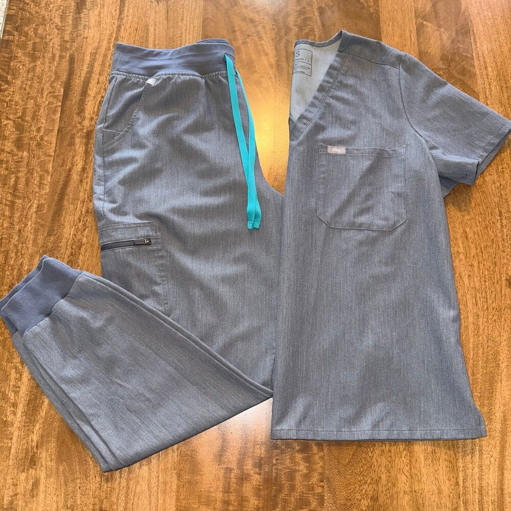 FIGS Gray Scrub Set, Women’s Large Catarina Top & Zamora Jogger Pants